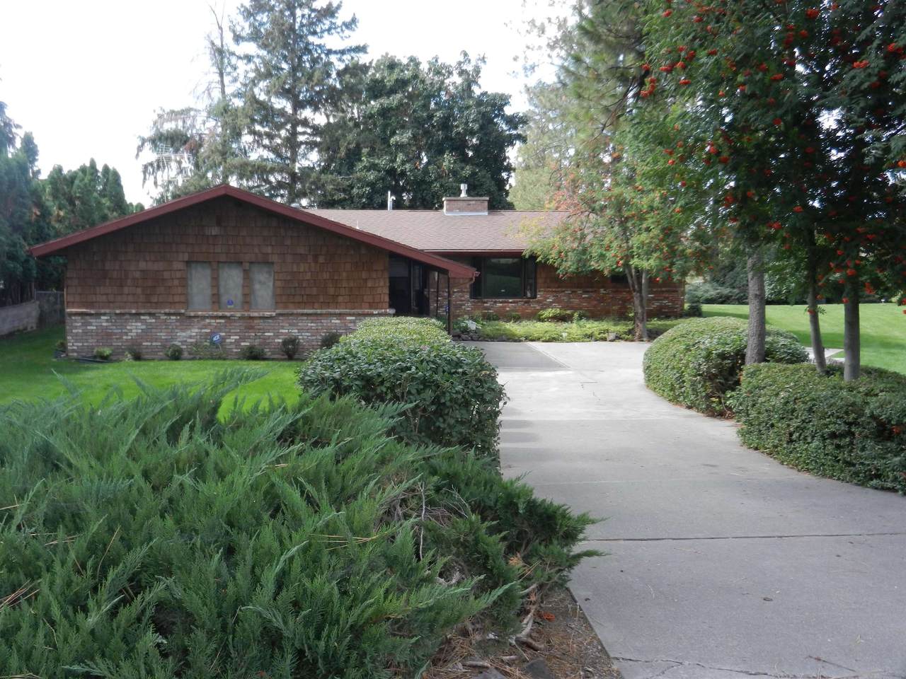 13728 Clear Lake Rd - Photo 1