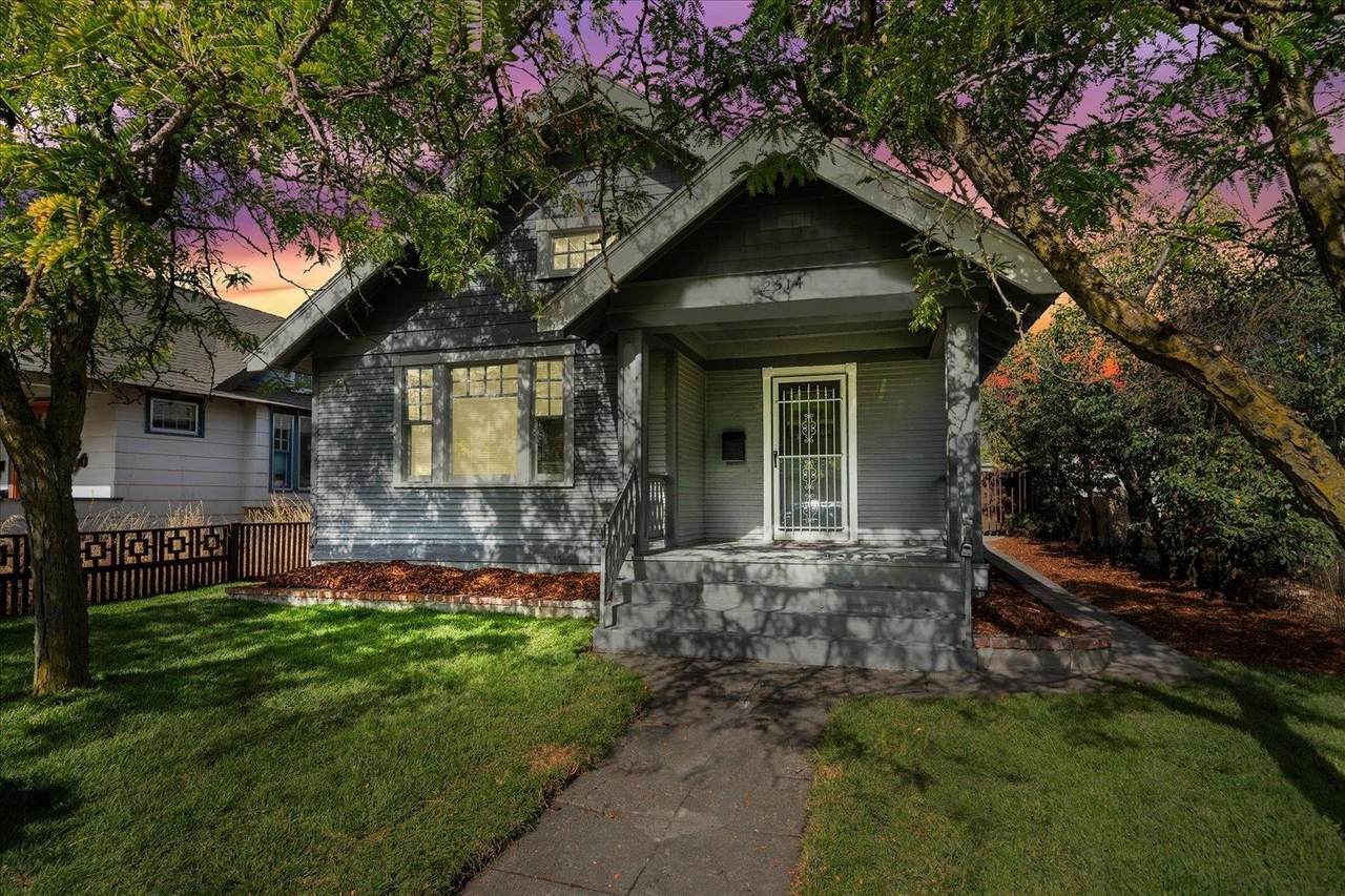 2514 College Ave - Photo 1