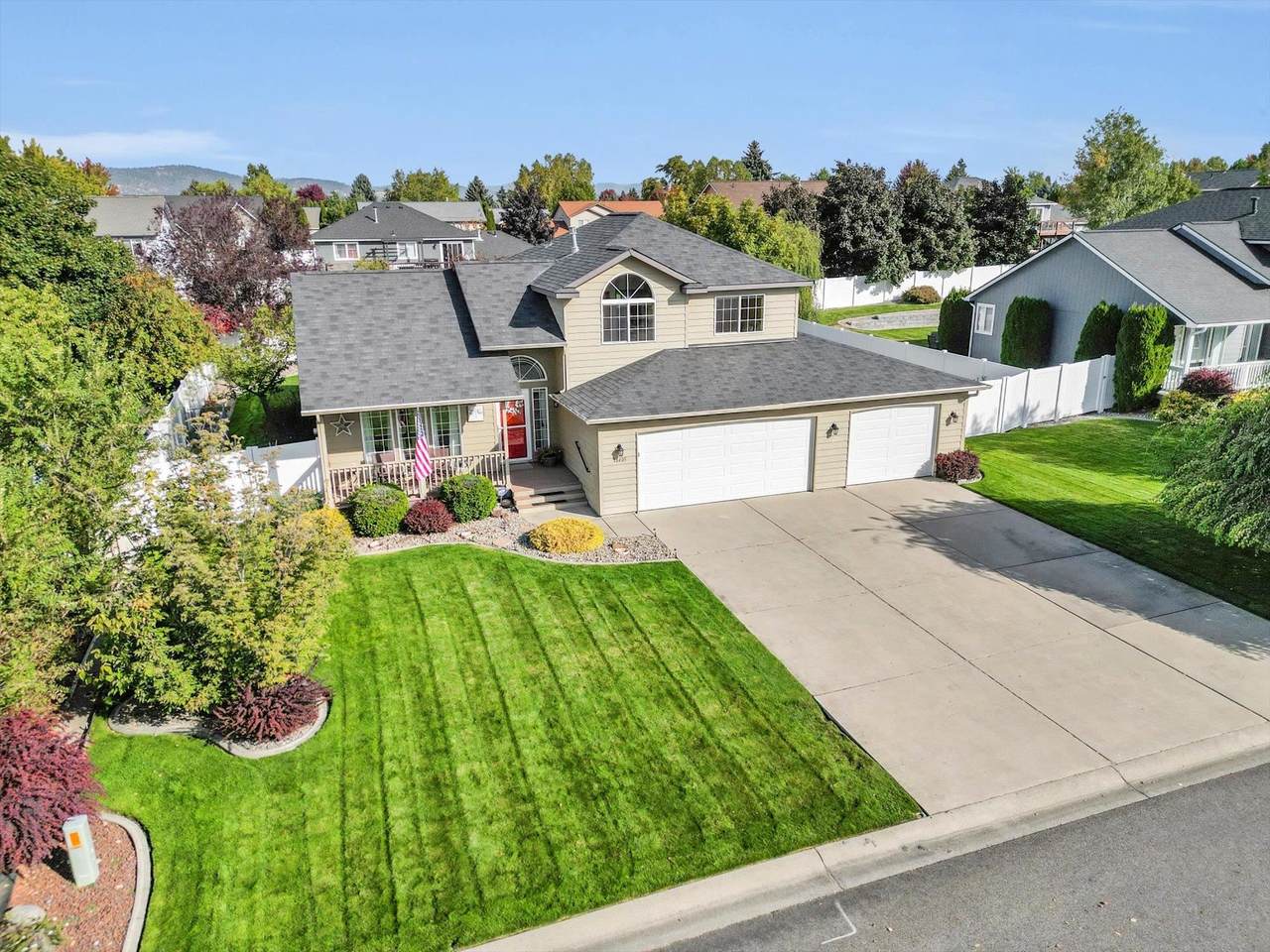 18405 10th Ave - Photo 1