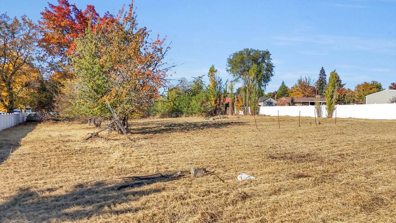 212-214 and 216 Locust Rd - Photo 1