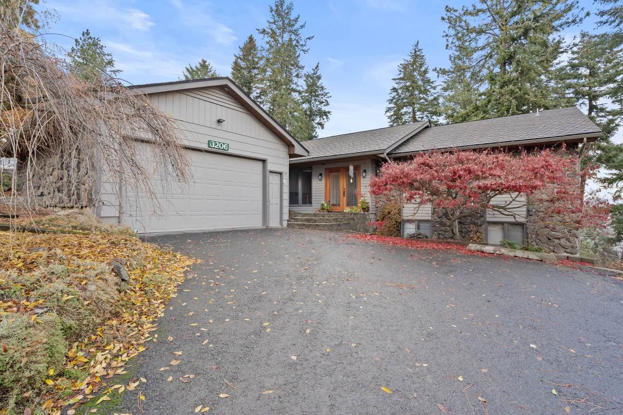 3206 Connaught Dr - Photo 1