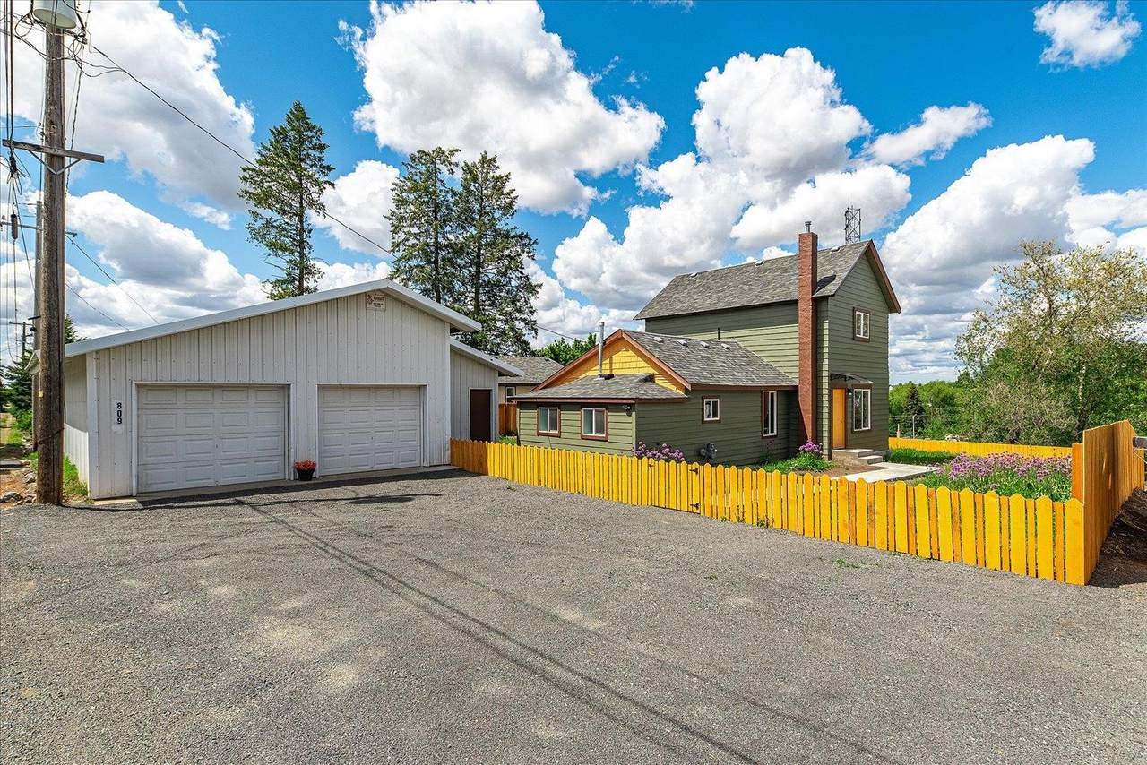 809 Park St - Photo 1