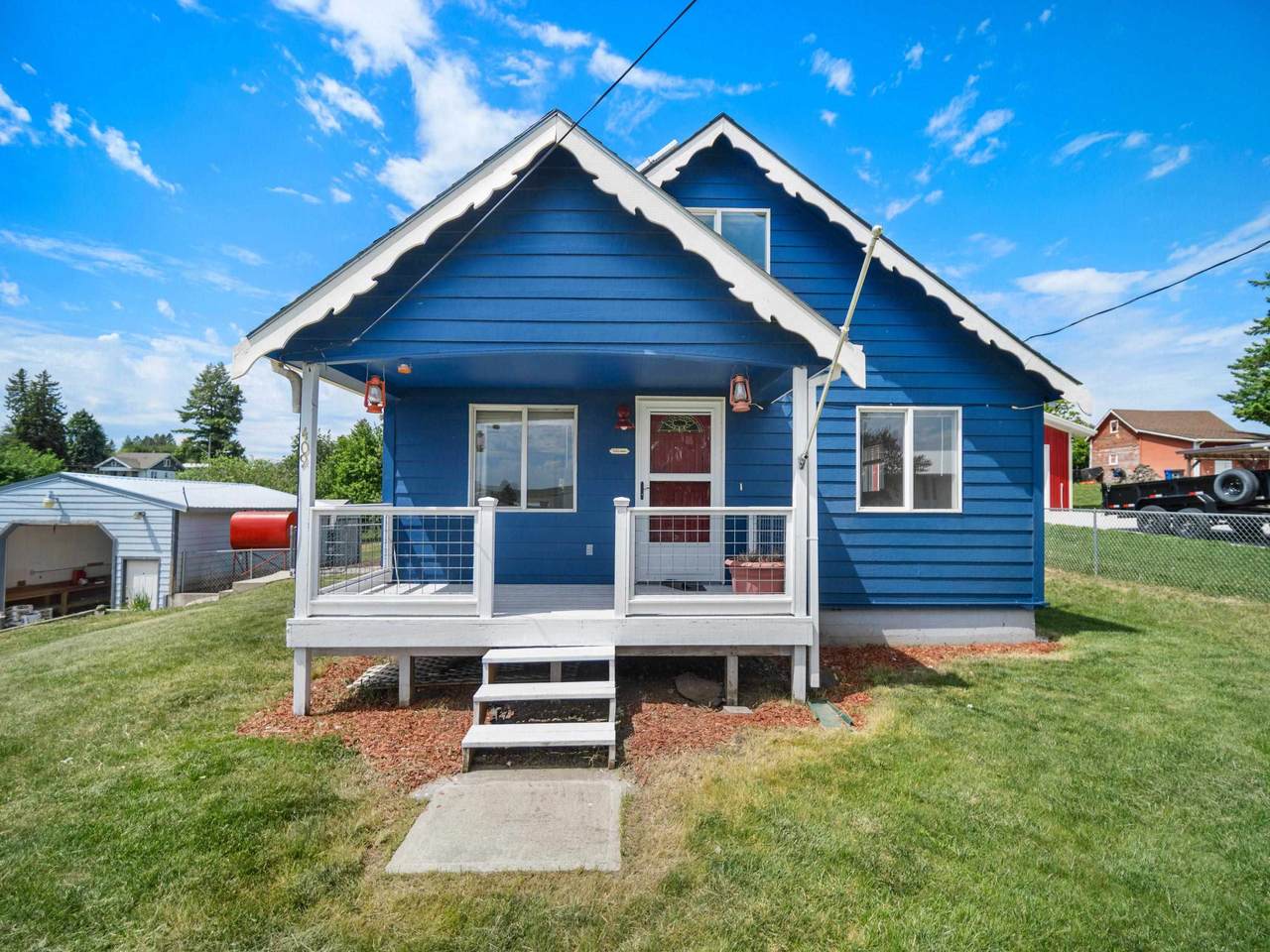 409 2nd St - Photo 1