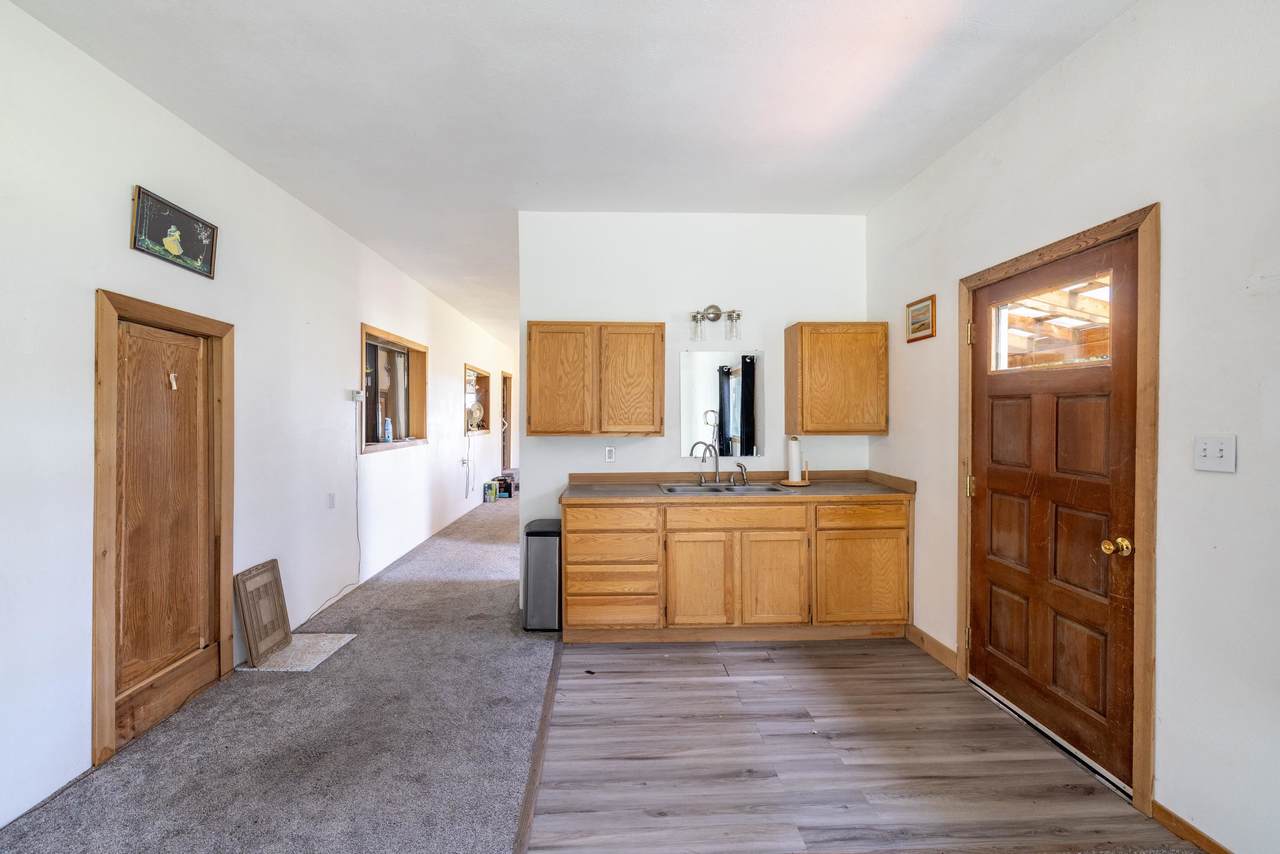 https://bt-photos.global.ssl.fastly.net/sarmls/1280_boomver_1_202518940-1.jpg
