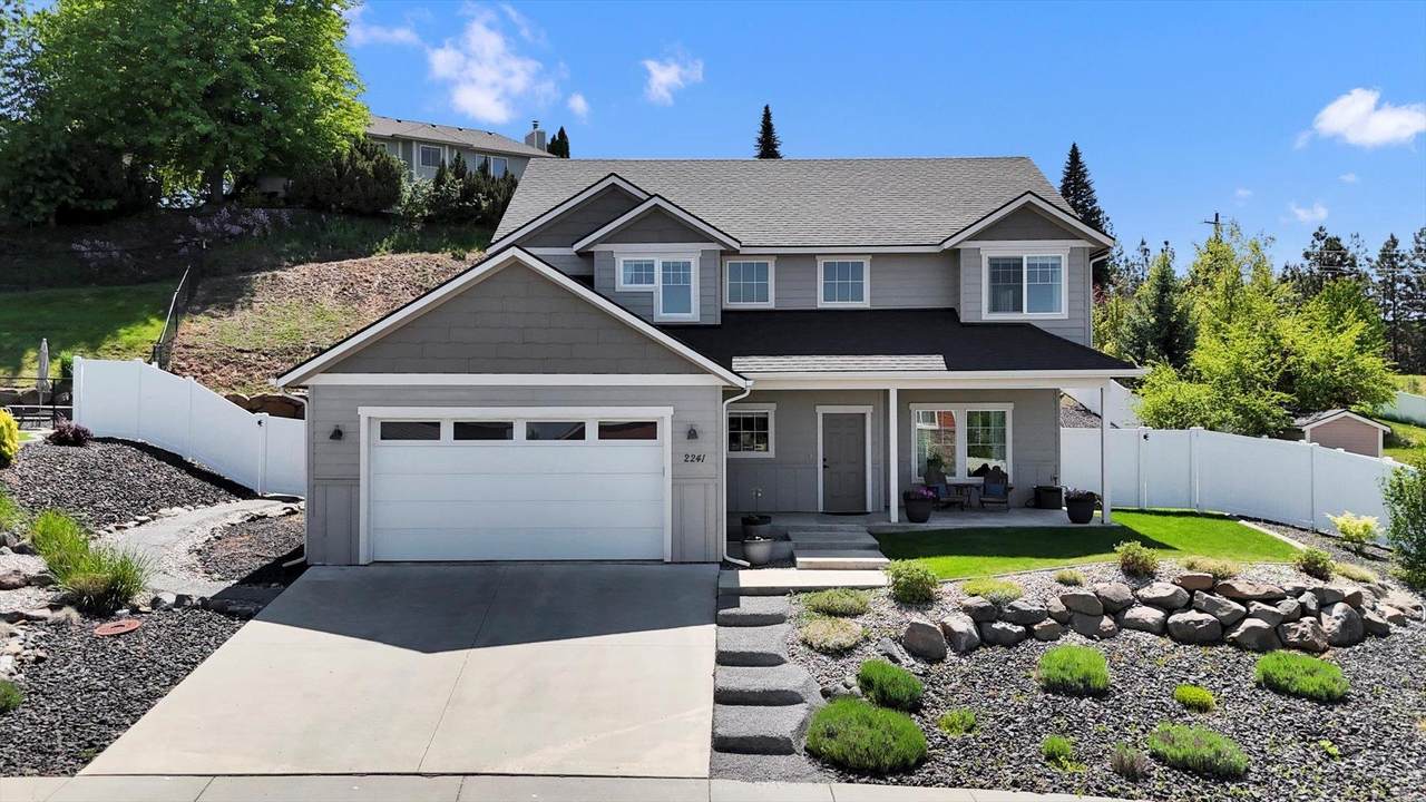 2241 Hillside Dr - Photo 1
