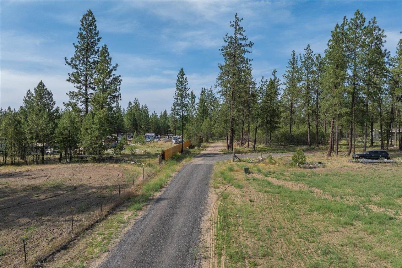 5123 Chattaroy Rd - Photo 1