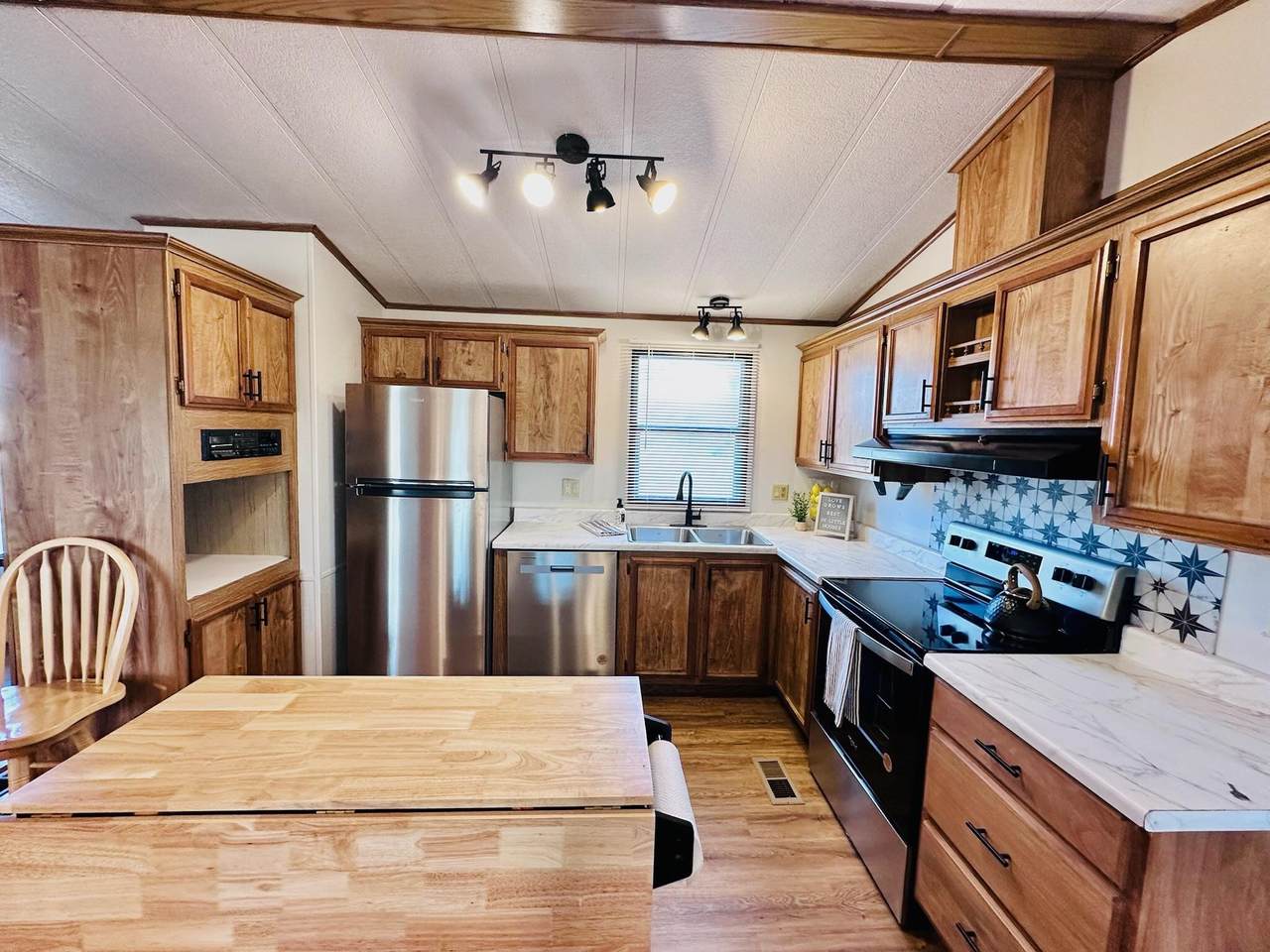 301 Clark St - Photo 1