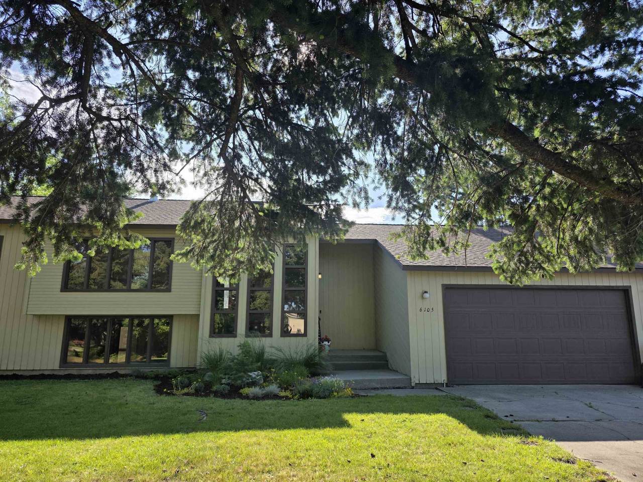 6105 Regal St - Photo 1