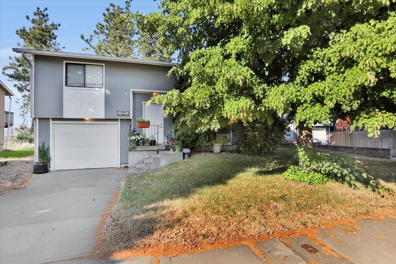 14321-14323 Mission Ave - Photo 1