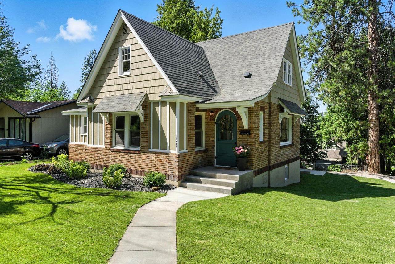 1927 17th Ave - Photo 1