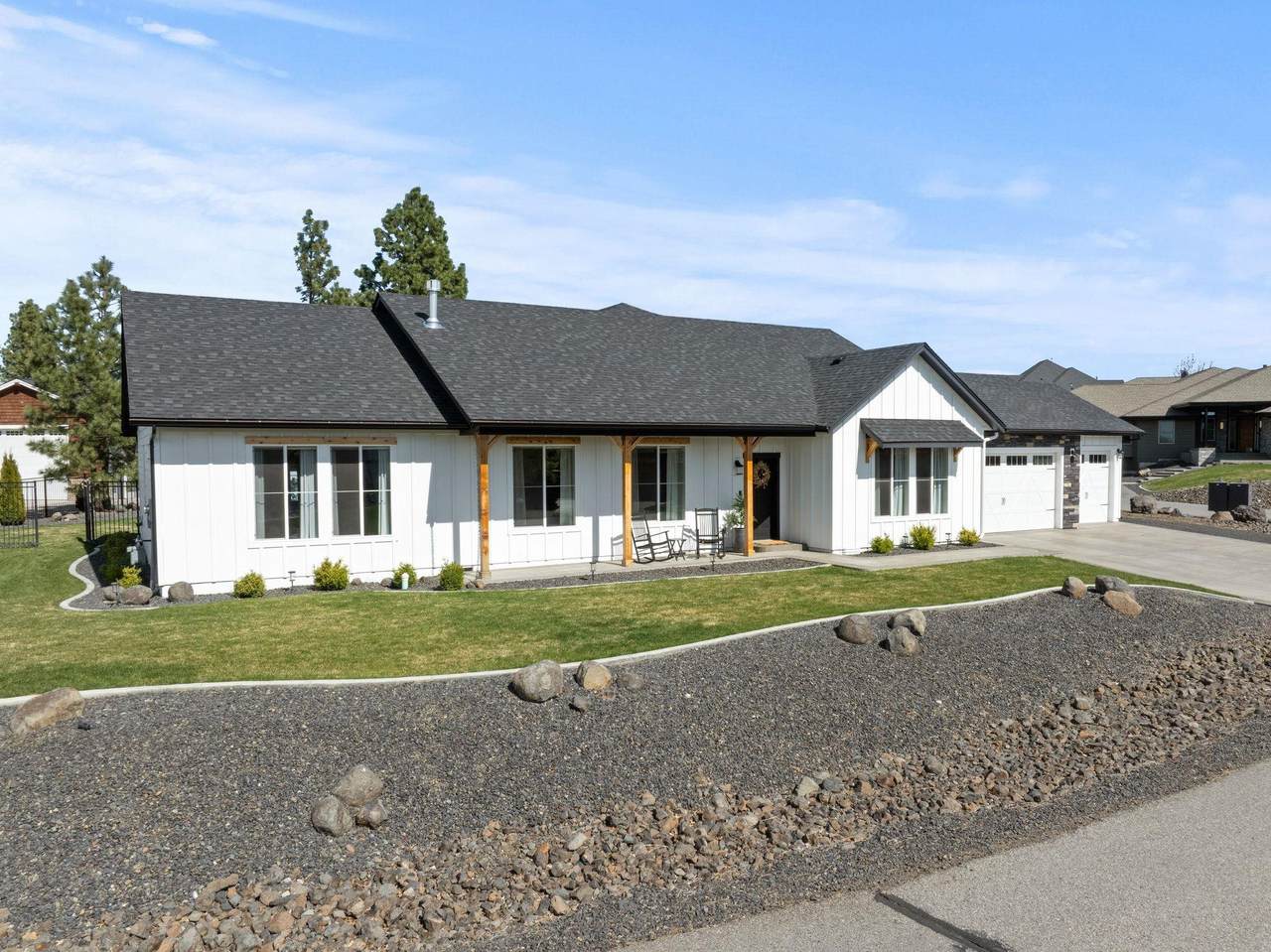 2539 Man O War Ln - Photo 1