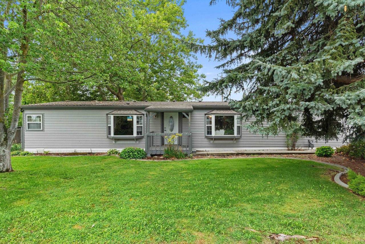 18712 Fairview Ct - Photo 1