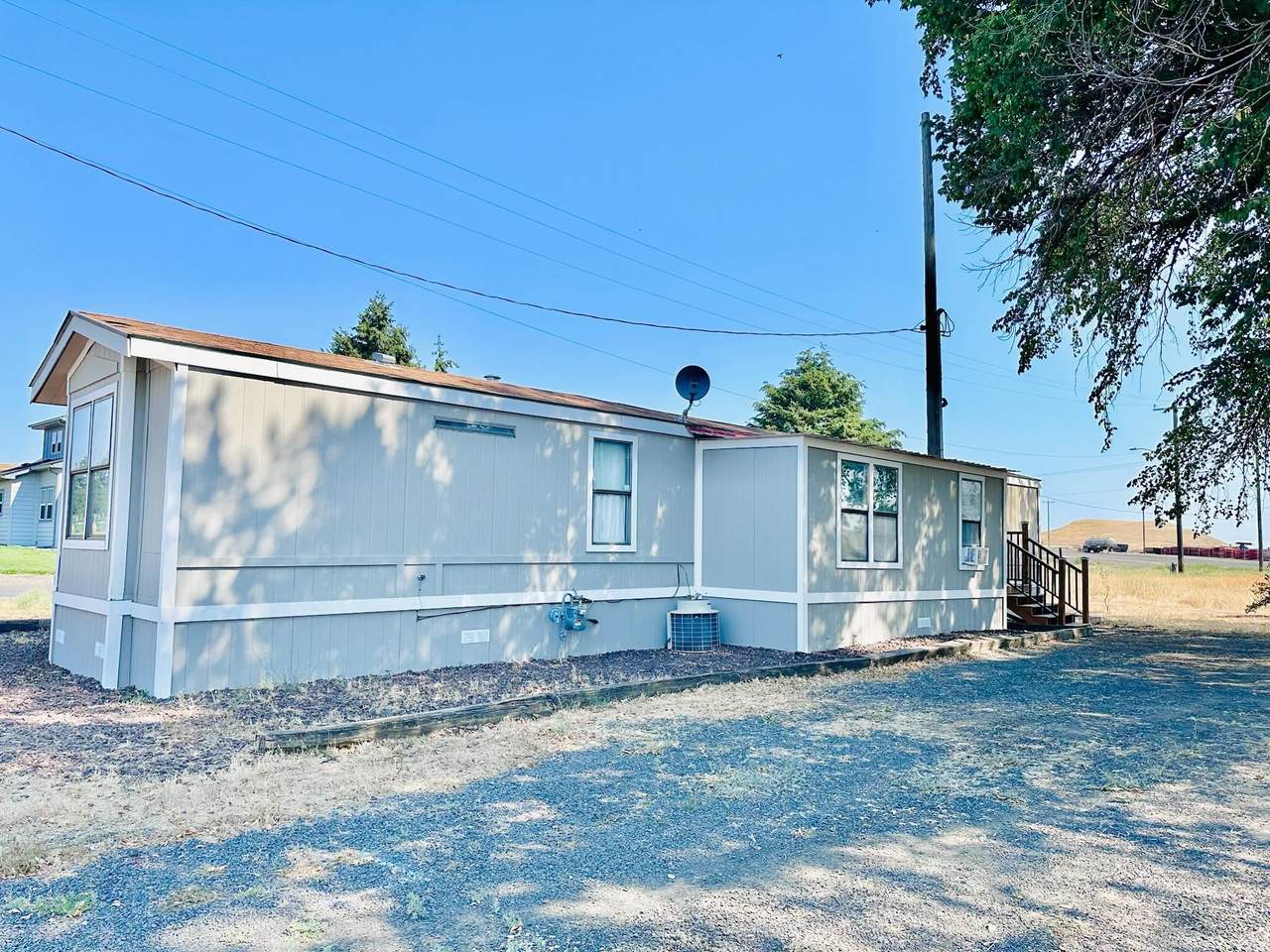 301 Clark St - Photo 1