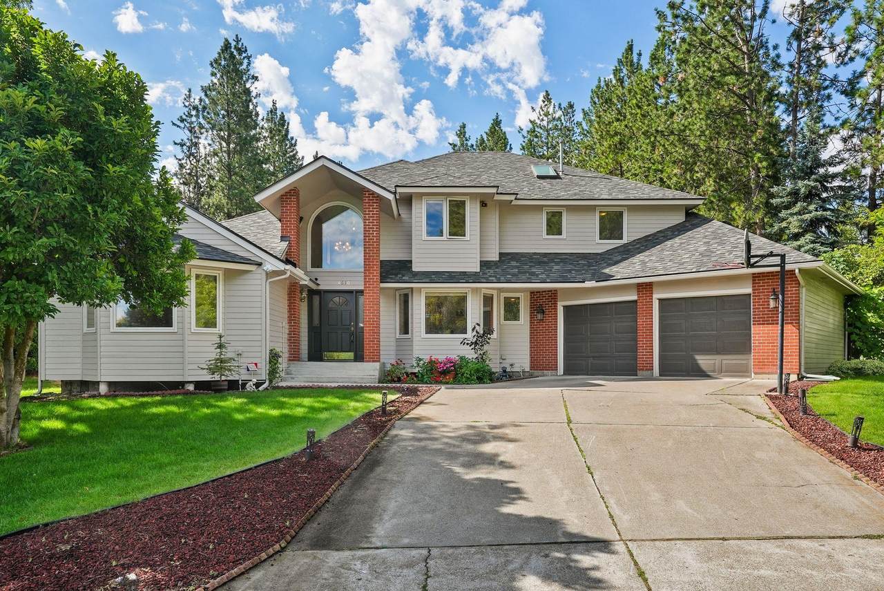 4610 38th Ave - Photo 1