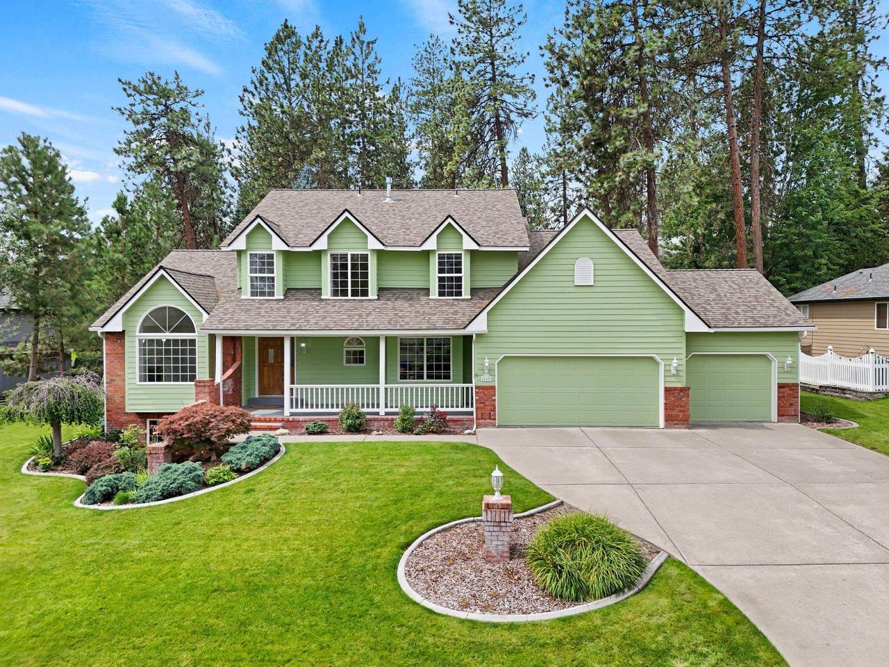 16117 Glencrest Dr - Photo 1