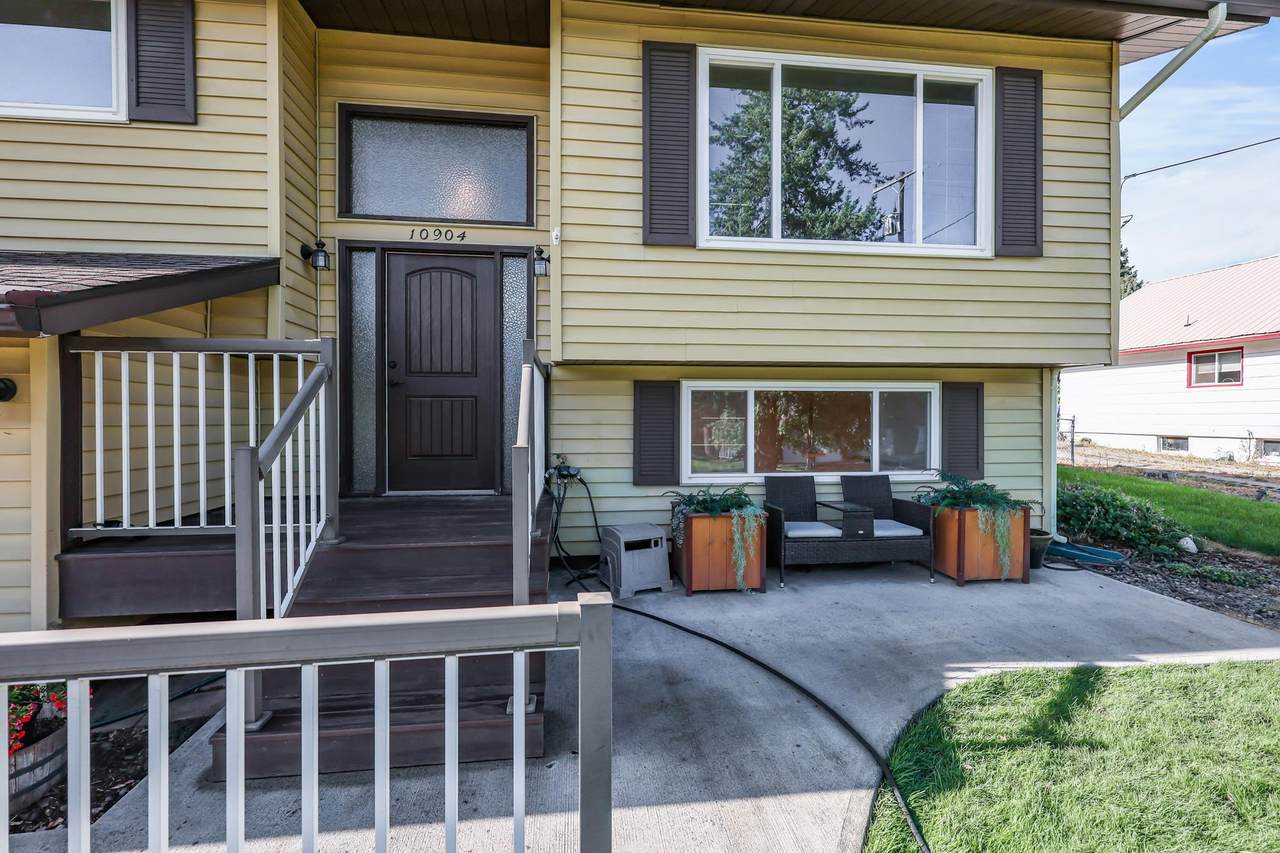 10904 9th Ave - Photo 1