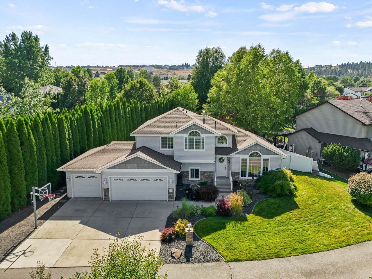 18709 11th Ave - Photo 1