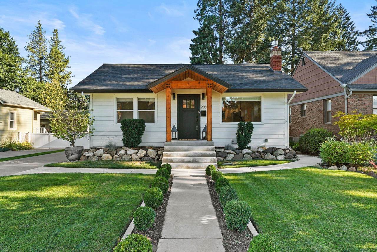 208 28th Ave - Photo 1