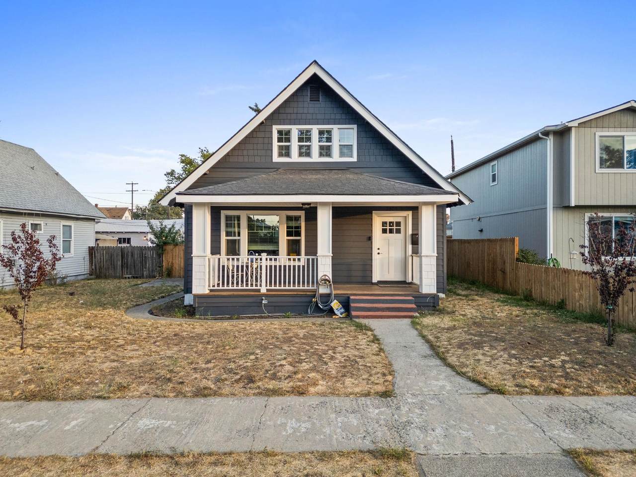 1609 W Augusta Ave - Photo 1