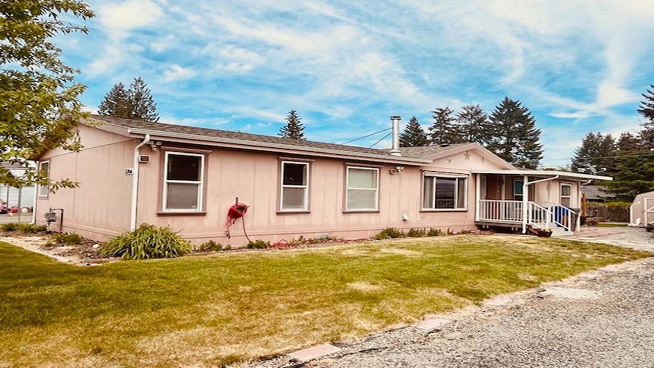 3704 Center Rd - Photo 1