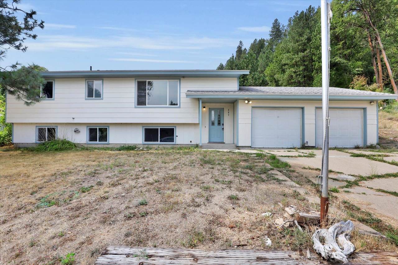 207 Mcavoy Ave - Photo 1