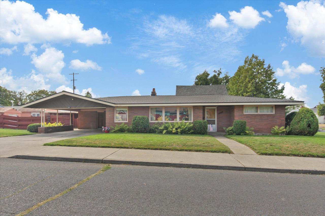 4328 Lincoln St - Photo 1