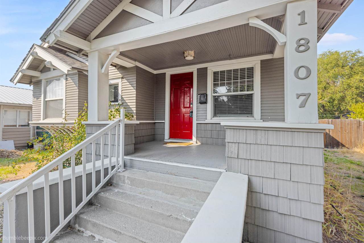 1807 Boone Ave - Photo 1
