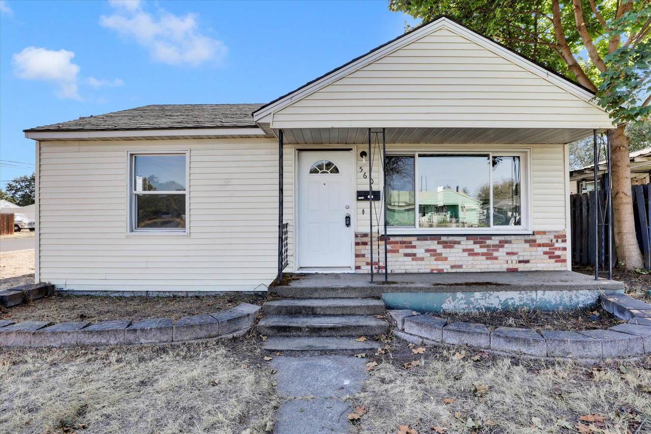 560 Joseph Ave - Photo 1