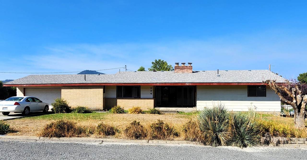 994 Miner St - Photo 1