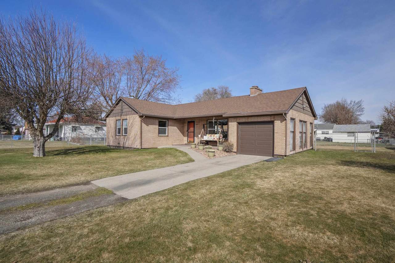 16427 Riverside Ave - Photo 1