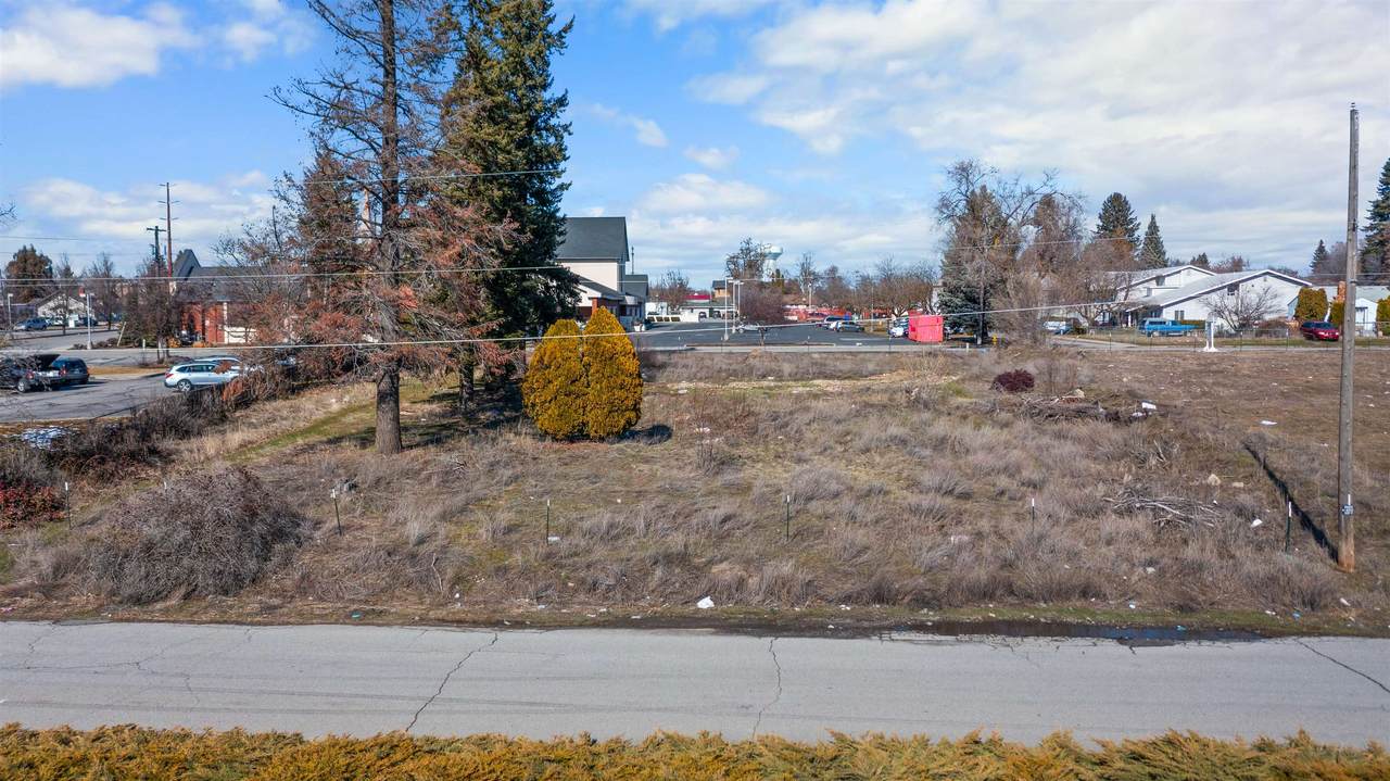 12323 Riverside Ave - Photo 1