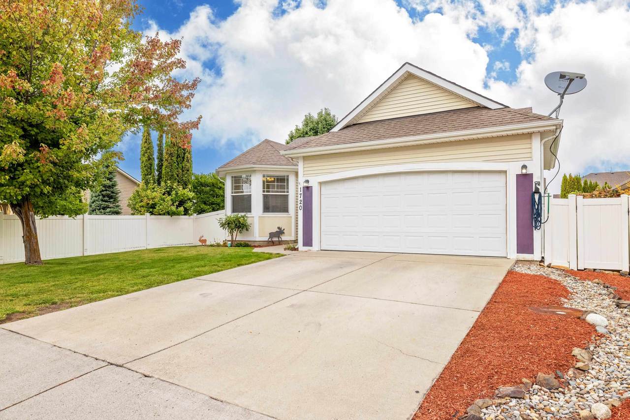 1720 Briar Ln - Photo 1