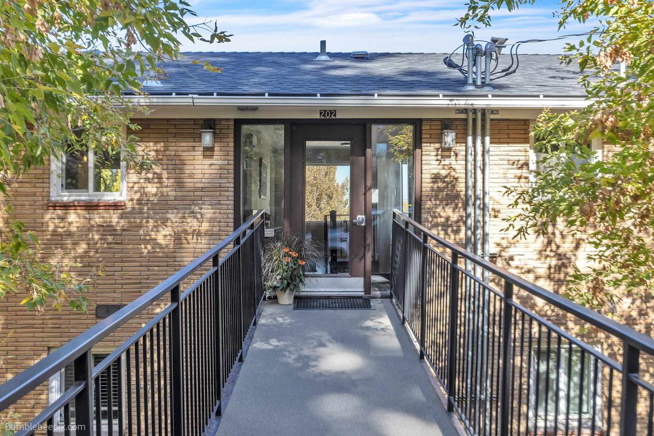 202-2 Rockwood Blvd - Photo 1