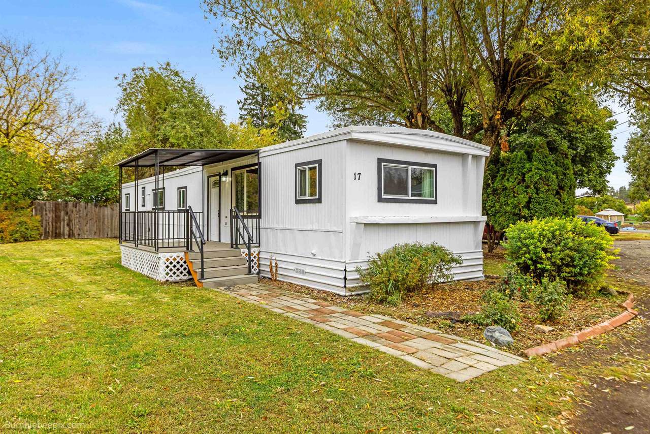 17 Spring St - Photo 1