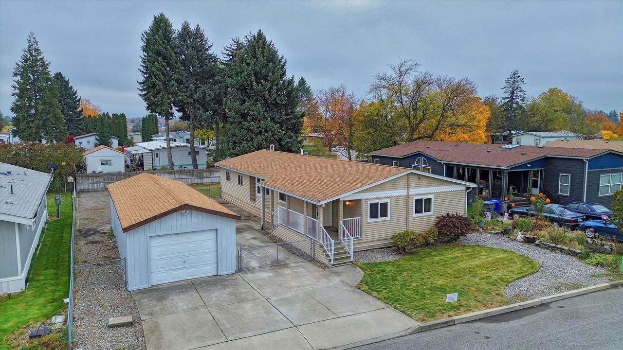 18914 Buckeye Ave - Photo 1