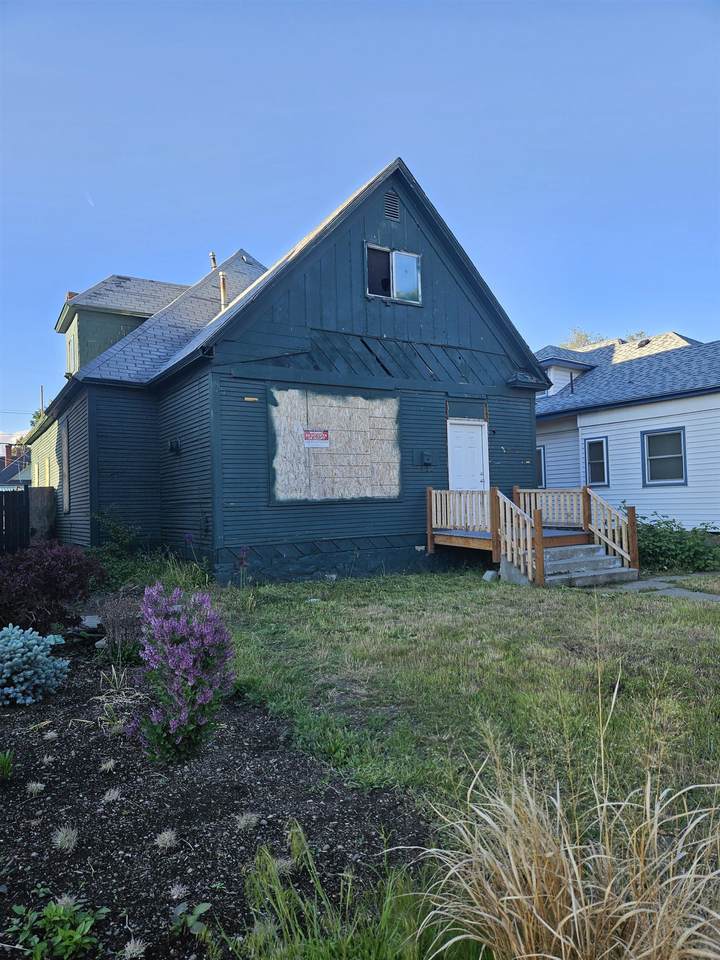 2524 Dean Ave - Photo 1