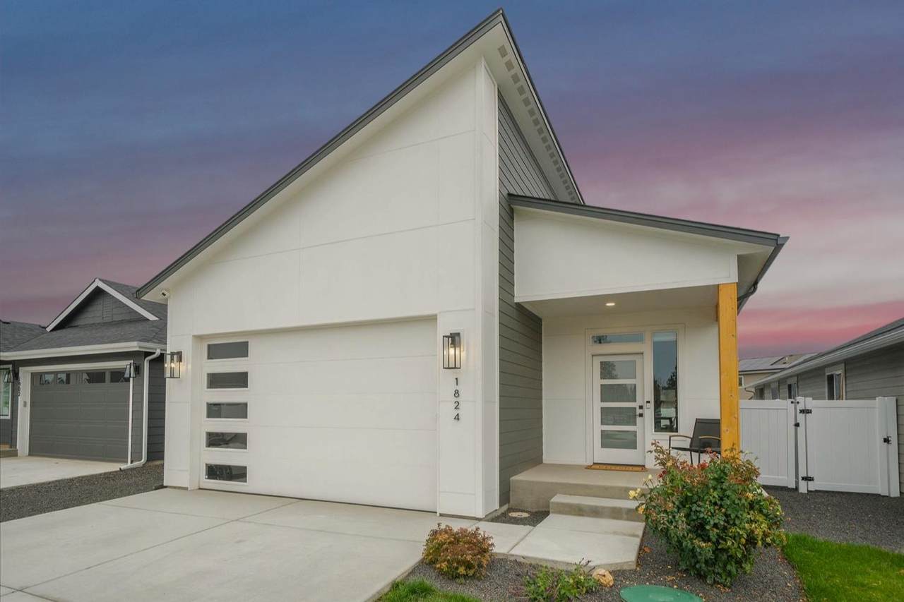 1824 Jakeman Ct - Photo 1