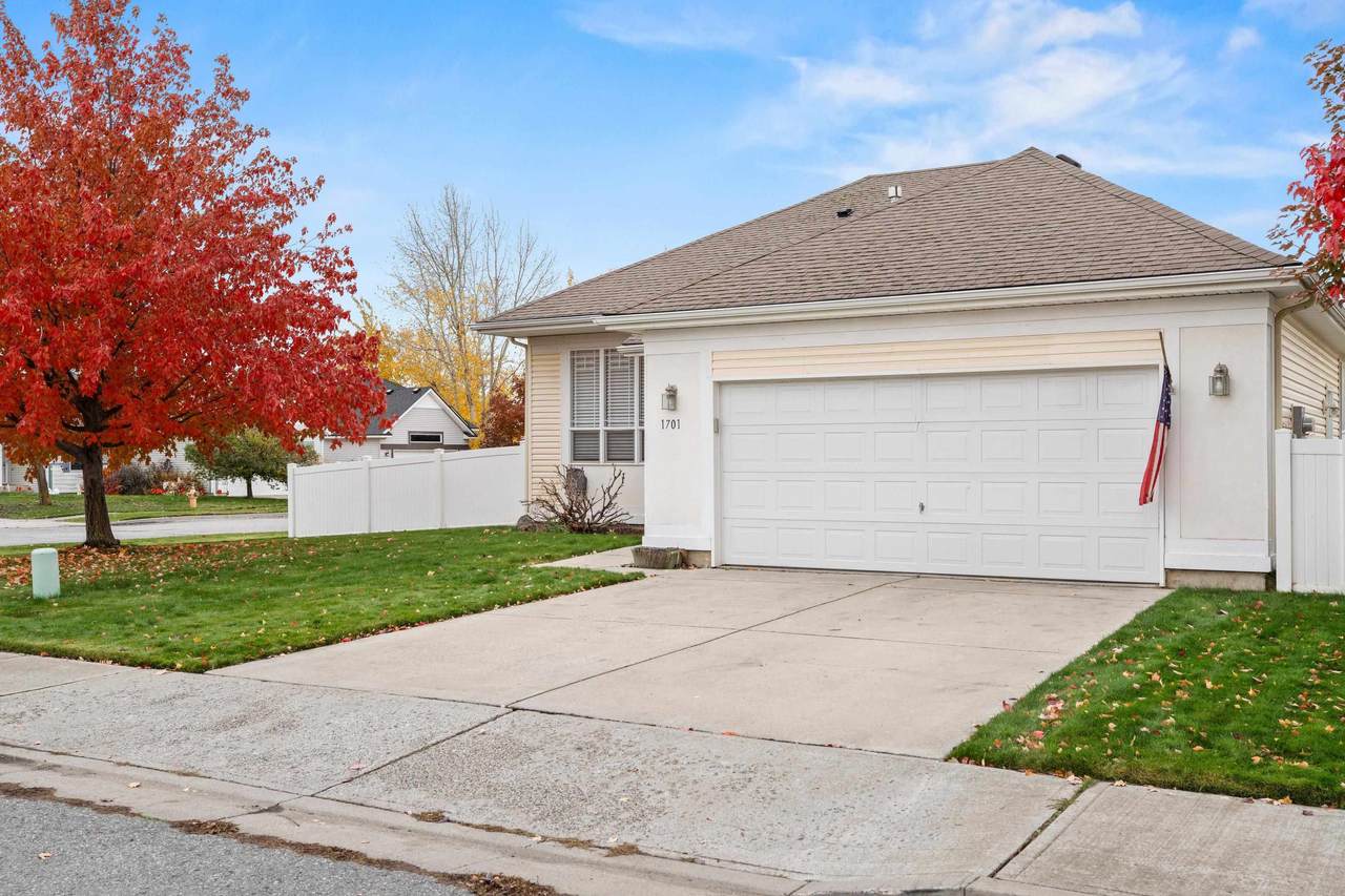 1701 Cimarron Ln - Photo 1