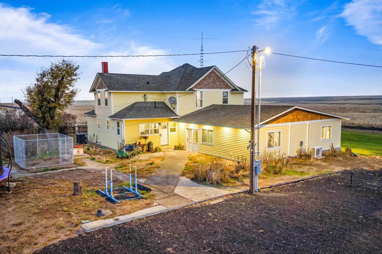 529 Urquhart Rd - Photo 1