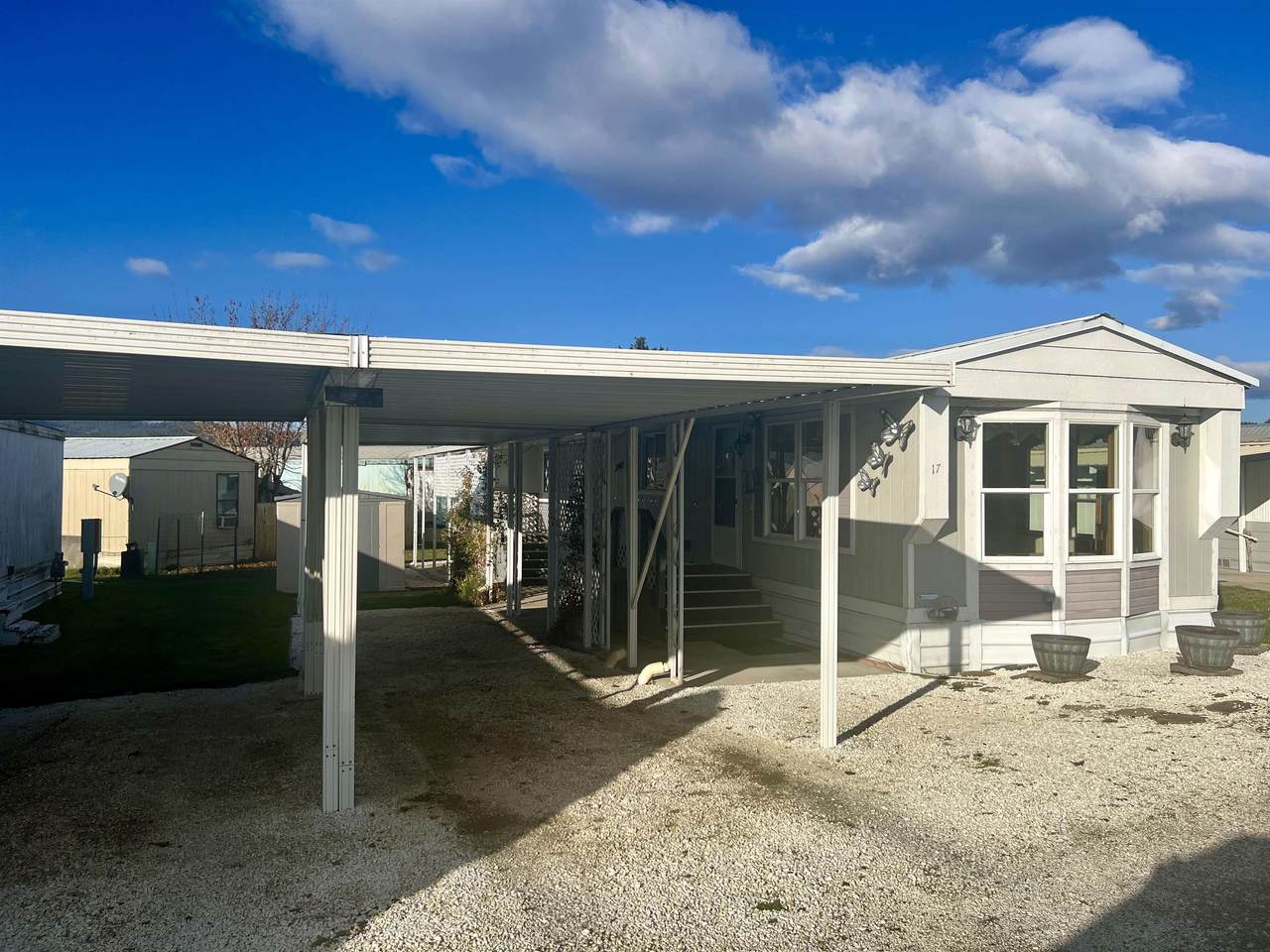 1060-17 Main St - Photo 1