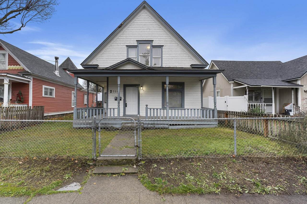 2115 Dean Ave - Photo 1