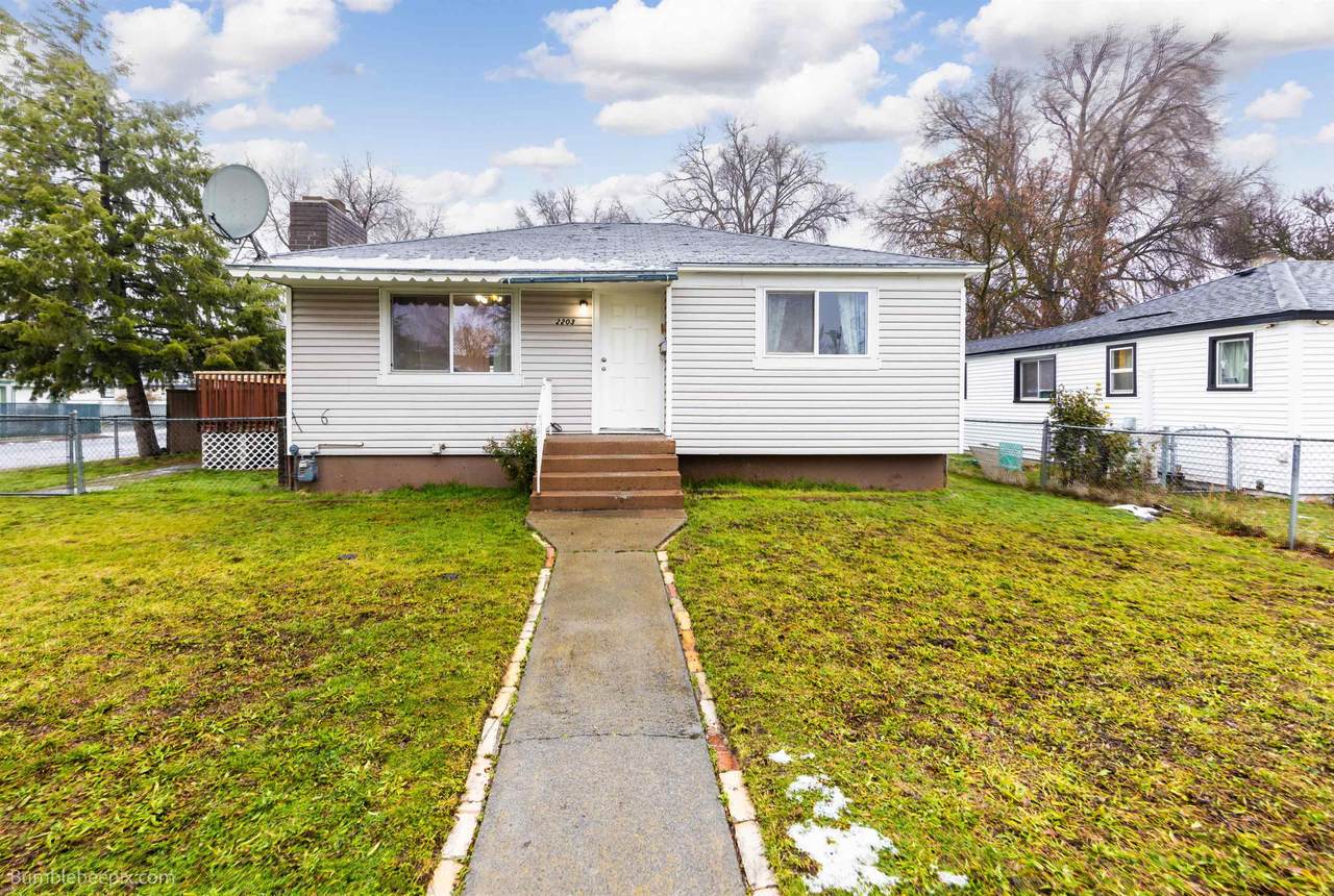 2203 Marshall Ave - Photo 1