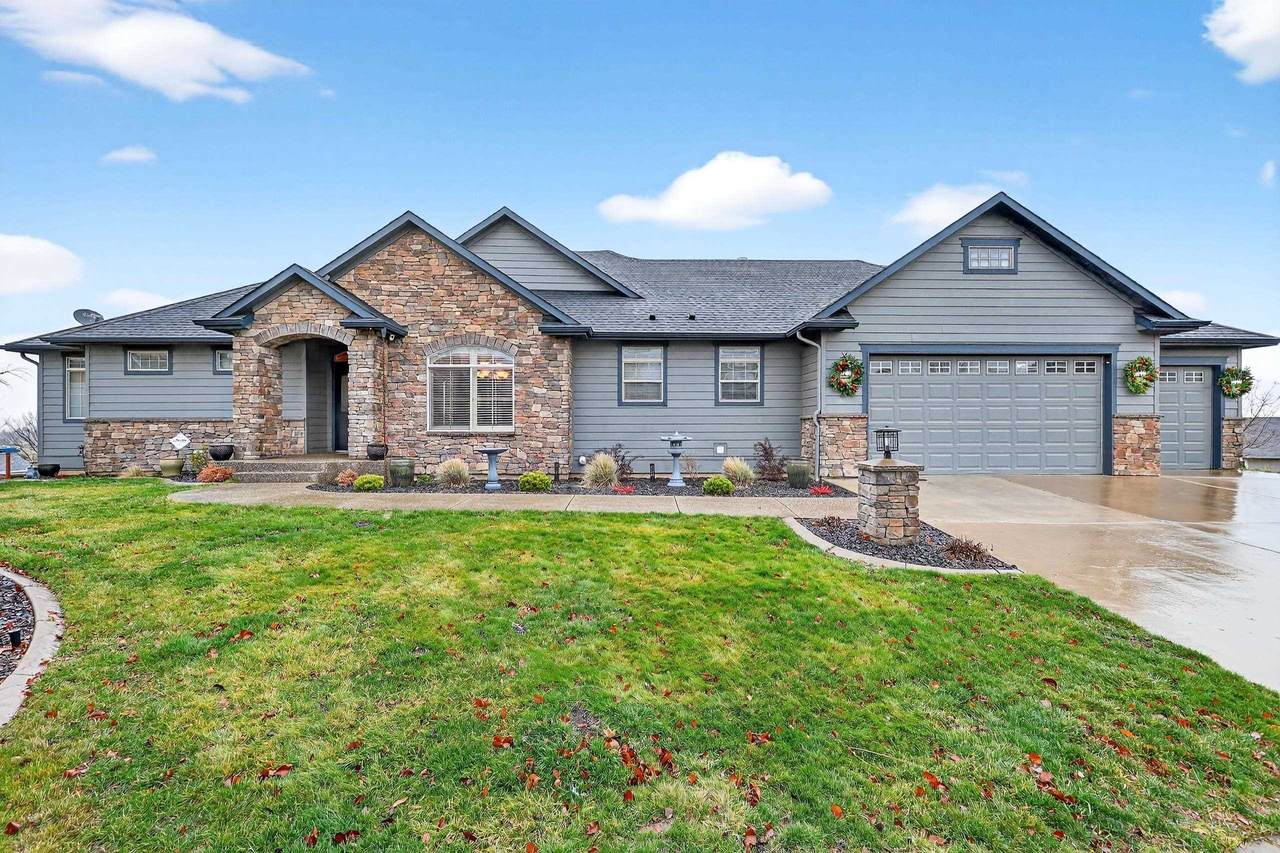 729 Montague Dr - Photo 1