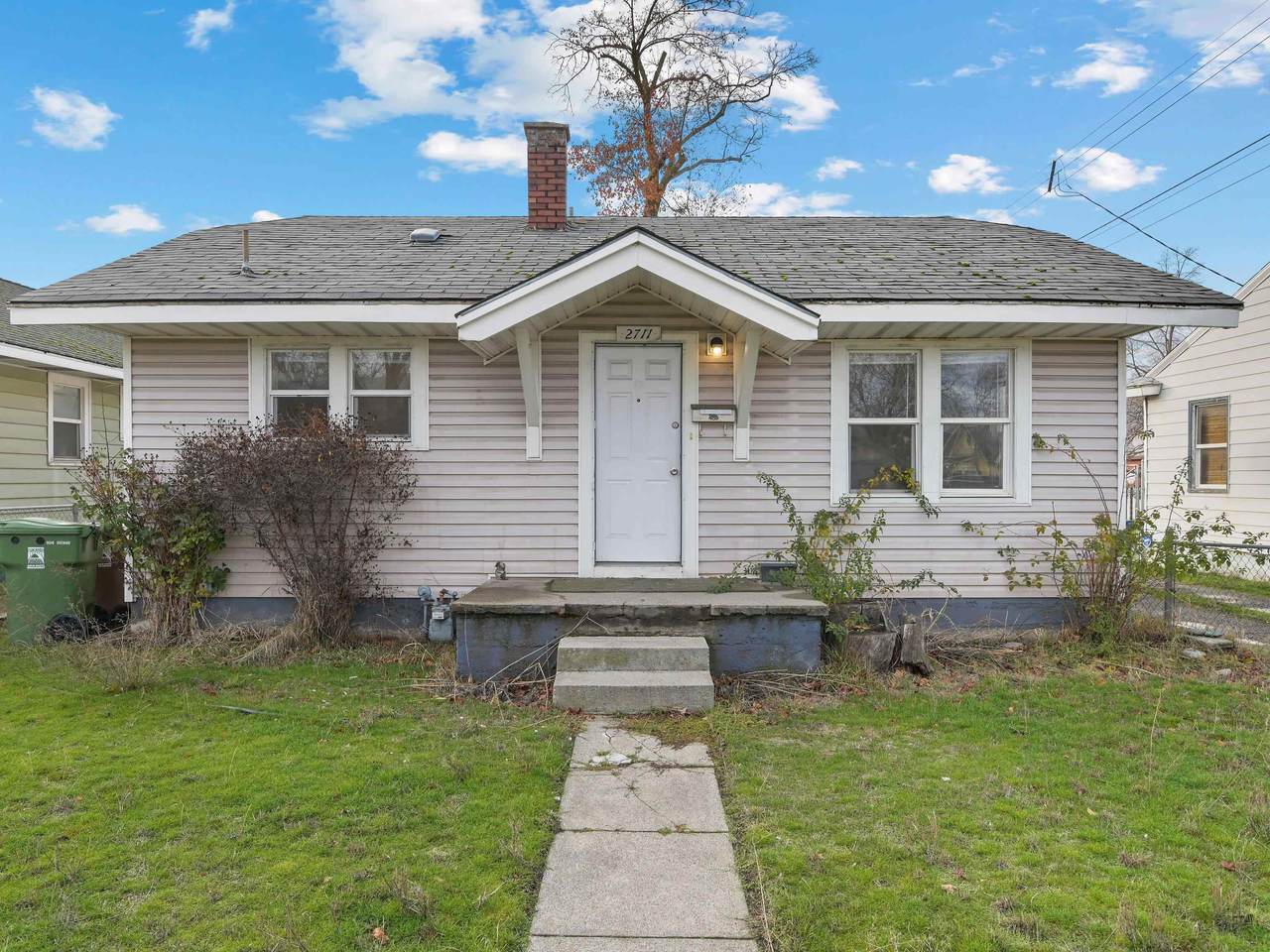 2711 Ash St - Photo 1