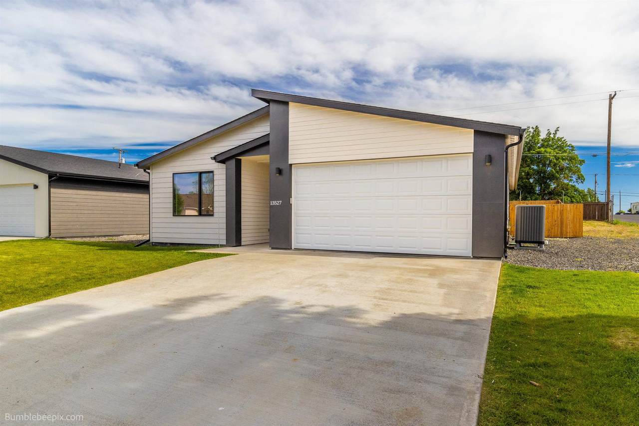 13527 12th Ave - Photo 1