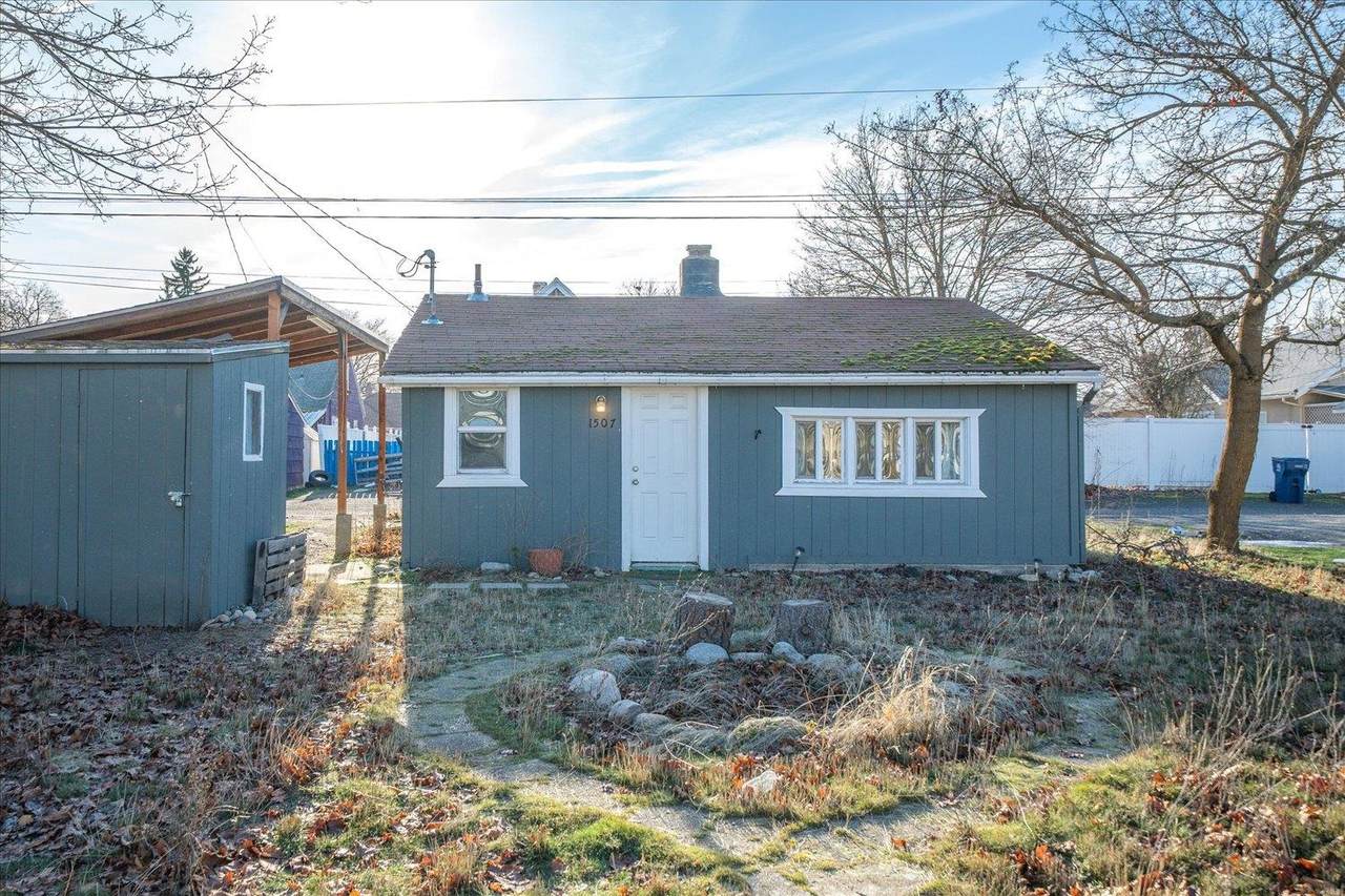 1507 Chelan Ave - Photo 1