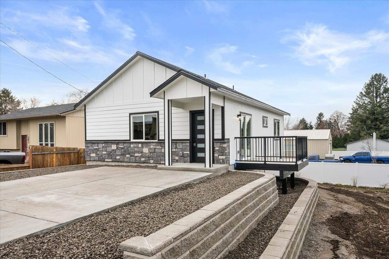 327 Bannen Rd - Photo 1