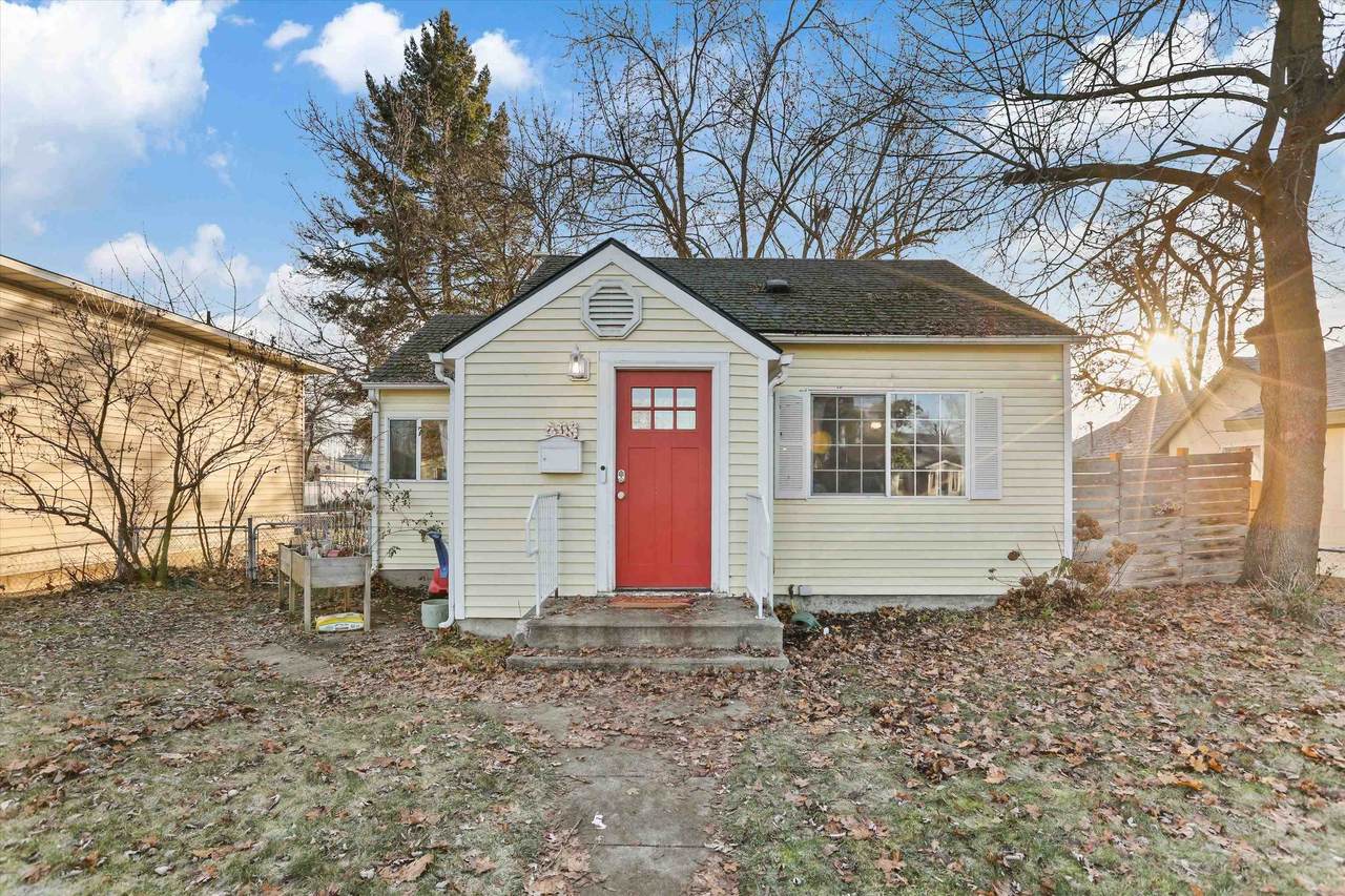 408 Crown Ave - Photo 1