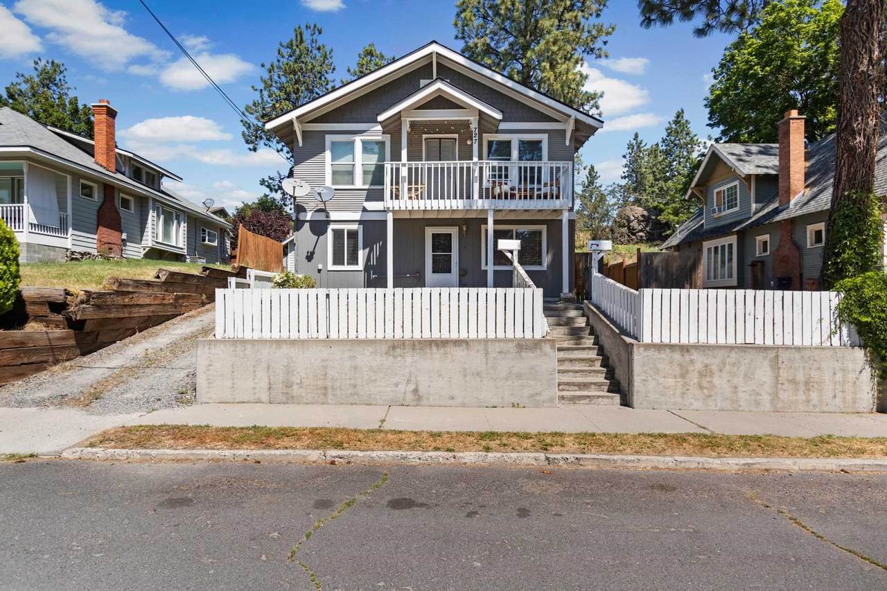 727 9th Ave - Photo 1