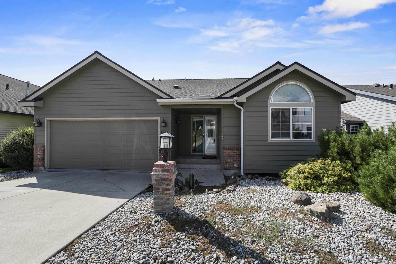 2106 Turnberry Ln - Photo 1